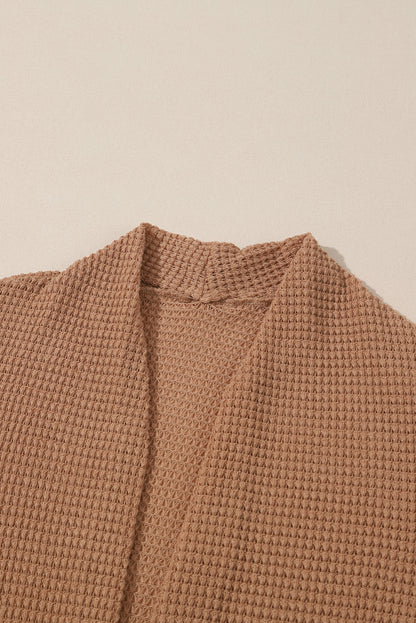 Kastanienbrauner langer waffelstrick-cardigan mit taschen