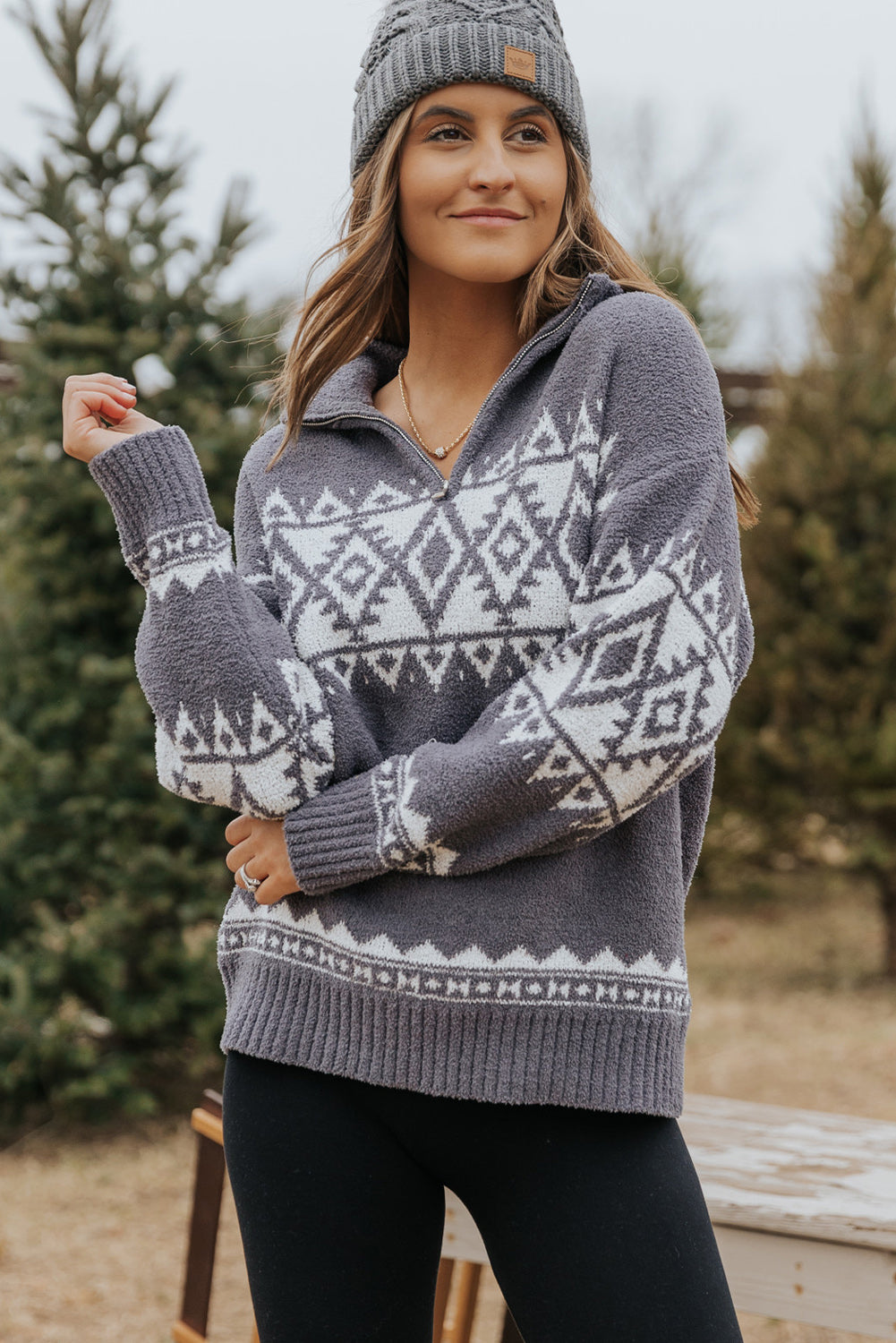 Grauer western pullover mit geometrischem aufdruck und viertelreißverschluss