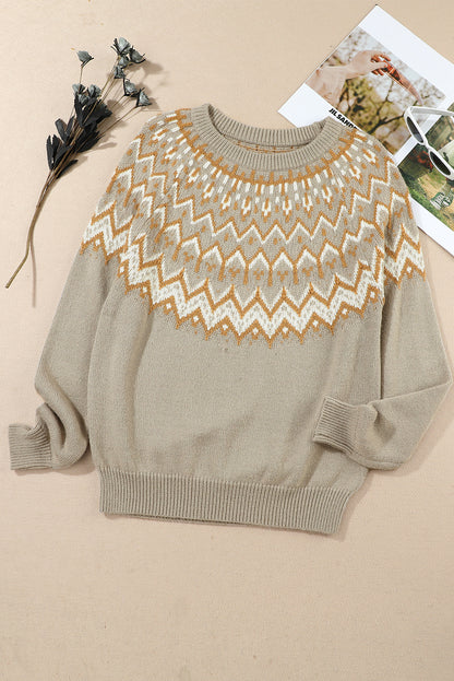 Grauer pullover mit geometrischem muster und geripptem rundhalsausschnitt