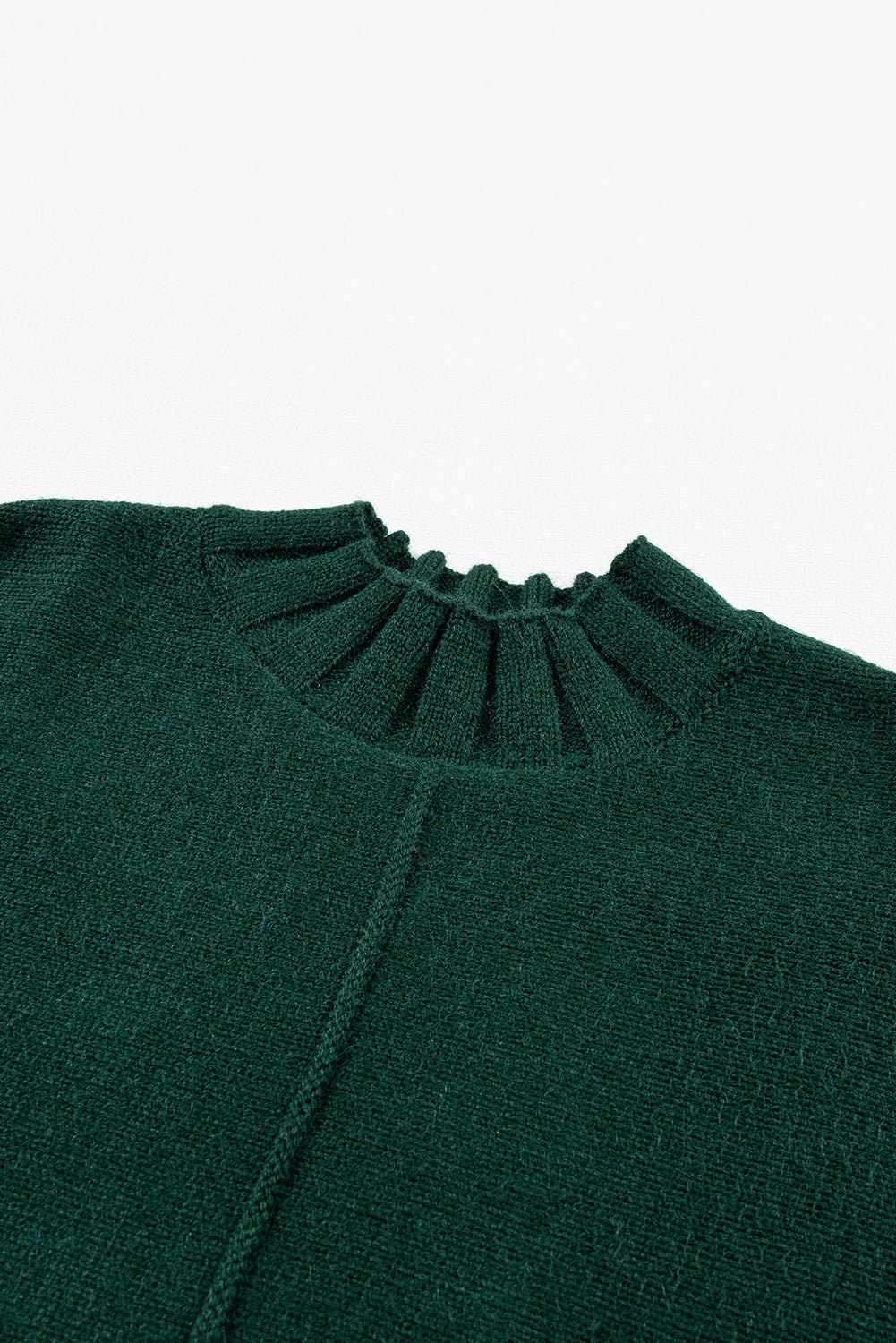 Schwarz-grüner batwing-kurzarm-strickpullover mit rundhalsausschnitt