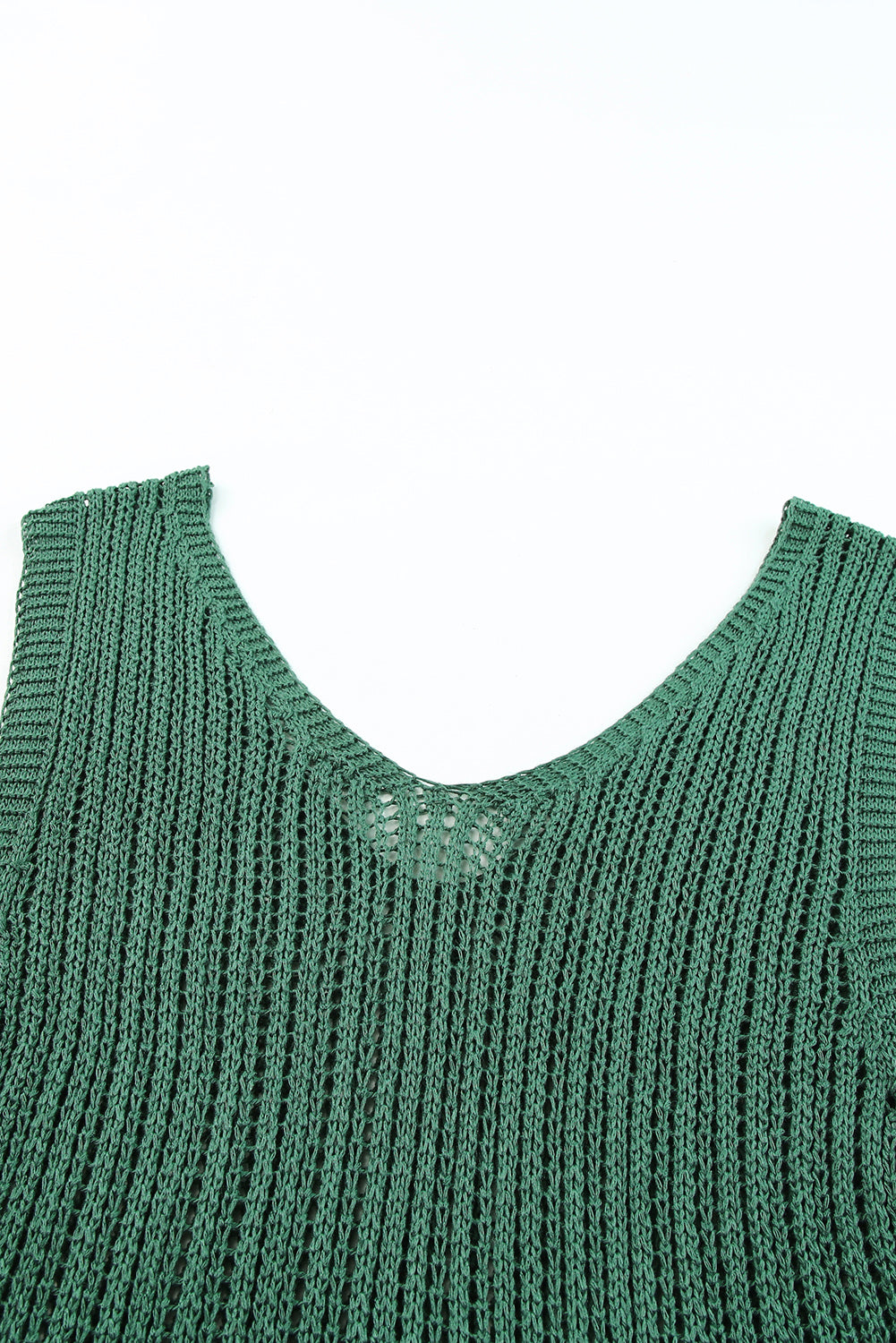 Grünes hohlgestricktes tank-top mit v-ausschnitt