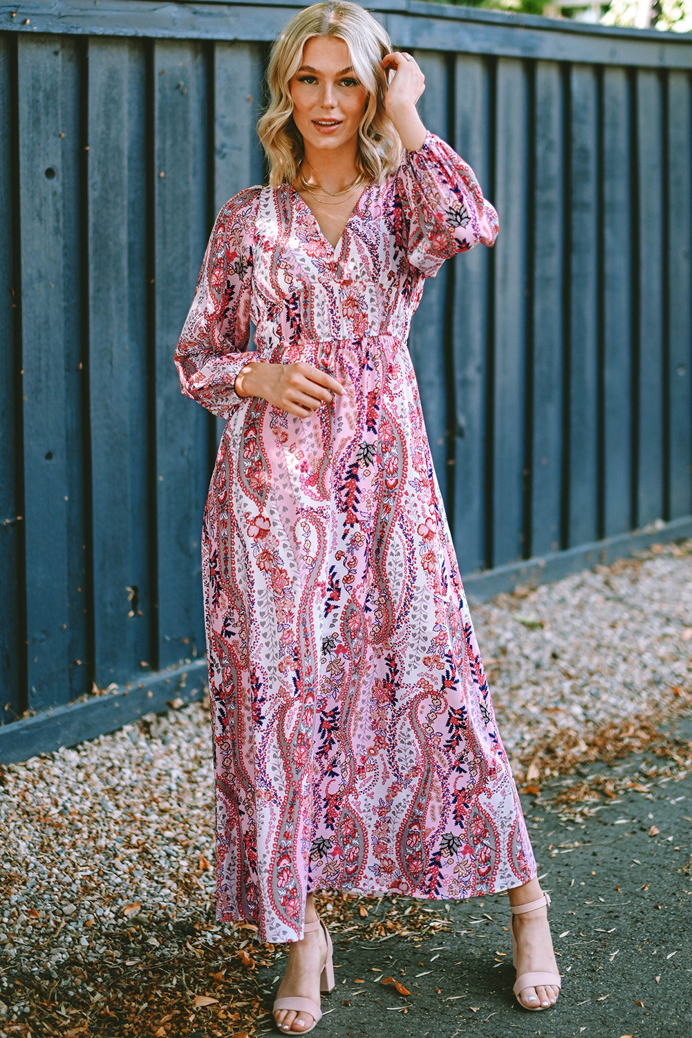 Mehrfarbiges boho paisley print v-ausschnitt maxikleid mit empire-taille