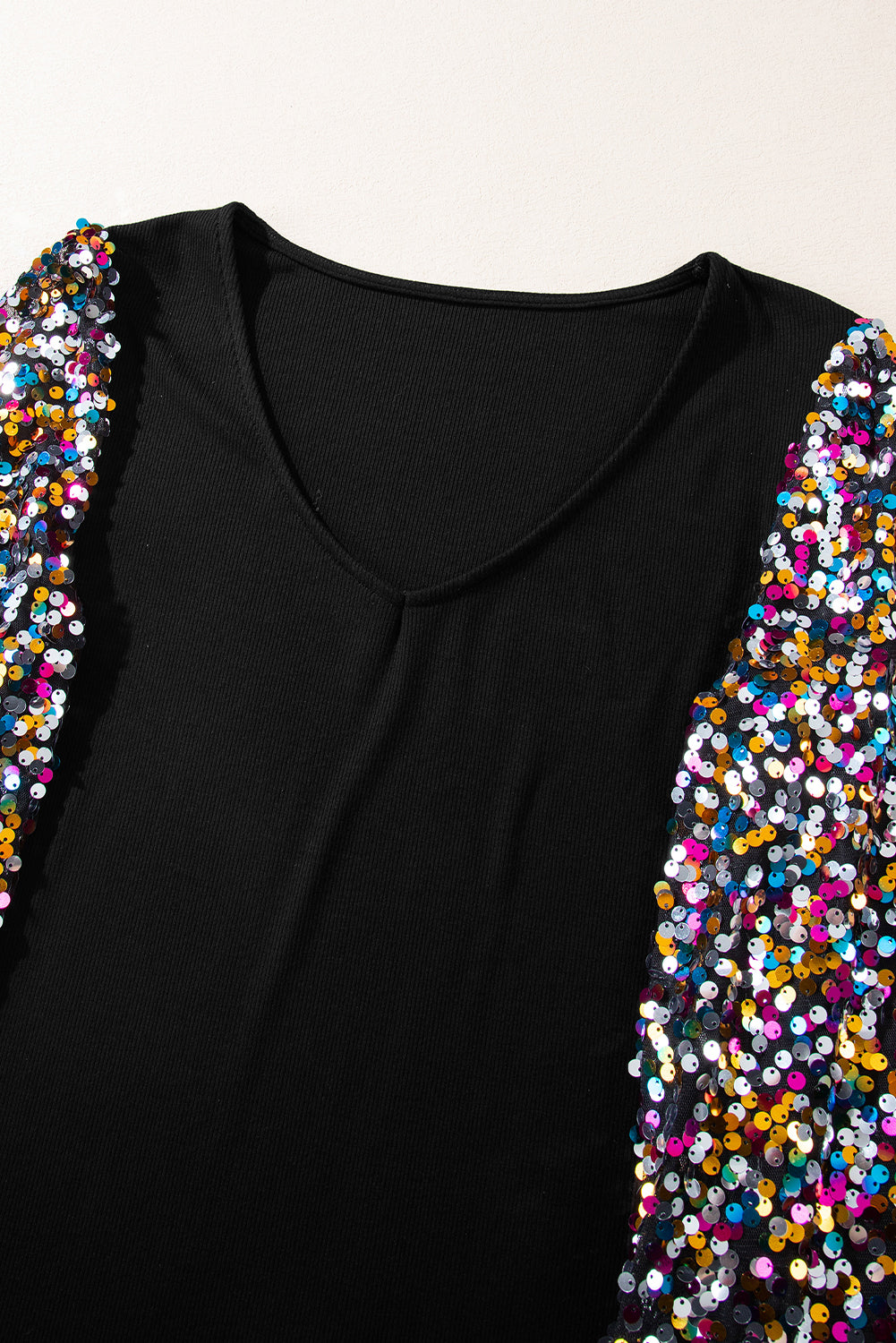 Schwarzes pailletten-läufer-ärmel u-ausschnitt mini-pullover-kleid