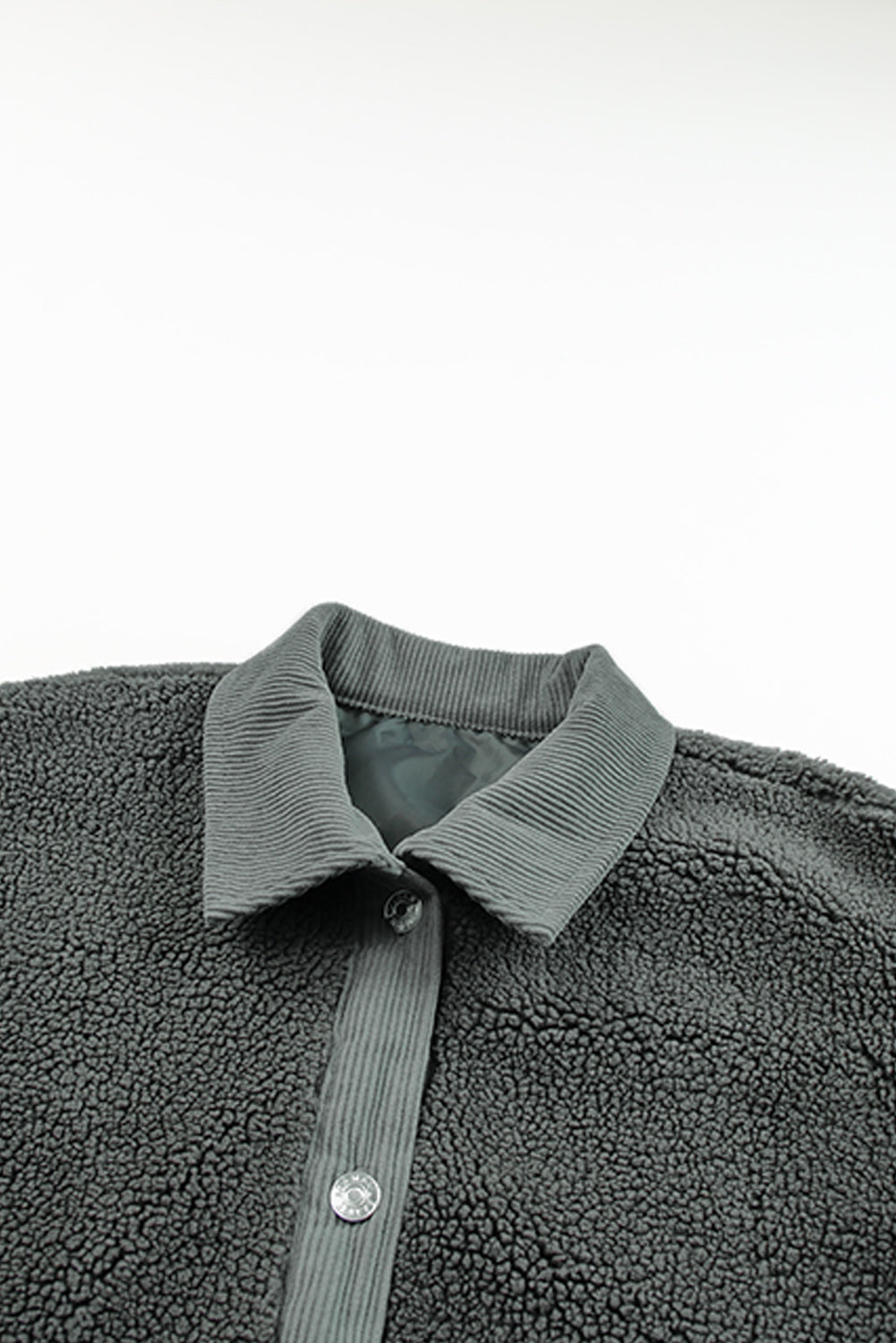 Graue sherpa jacke mit cordbesatz und ellbogenaufnäher