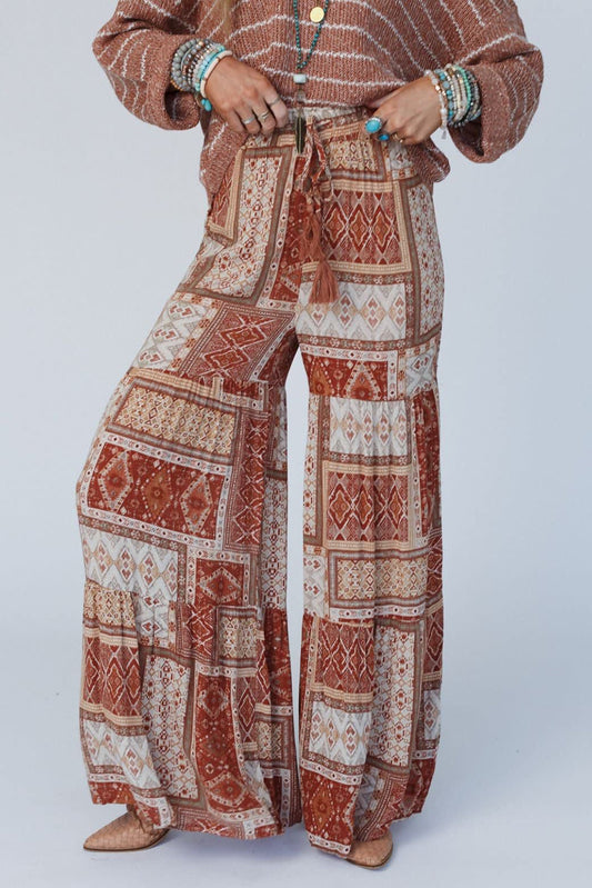 Braune palazzo-hose mit boho-aztekenmuster