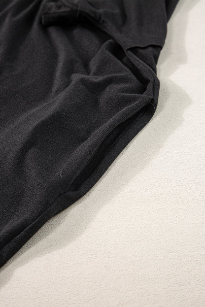 Schwarzer v-ausschnitt mit versteckten taschenschlitzen maxi-t-shirt-kleid
