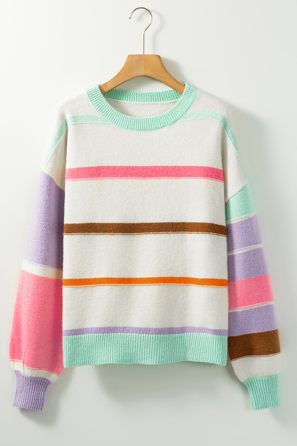 Mehrfarbig gestreifter colorblock pullover mit überschnittenen schultern