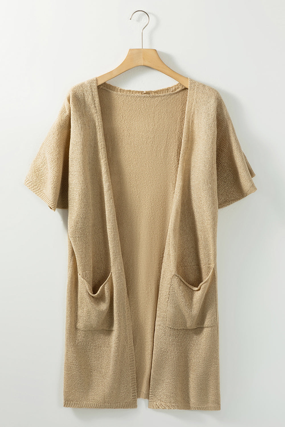 Khakifarbene dolman strickjacke mit halben ärmeln und taschen