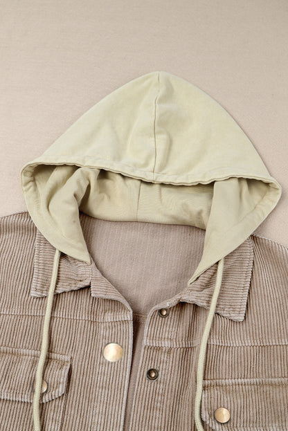 Khakifarbene patchwork-kapuzenjacke aus cord