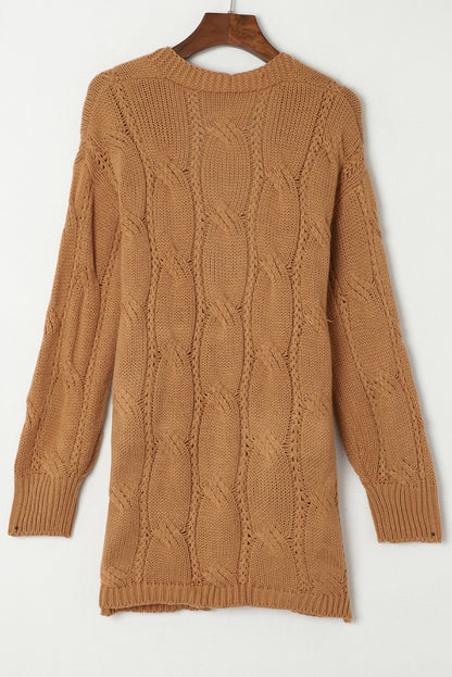 Khakifarbene strickjacke mit geripptem ösenbesatz