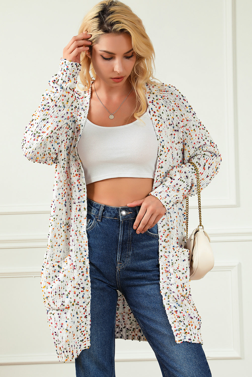Weiße regenbogen-popcorn-sprenkel strickjacke mit offener vorderseite