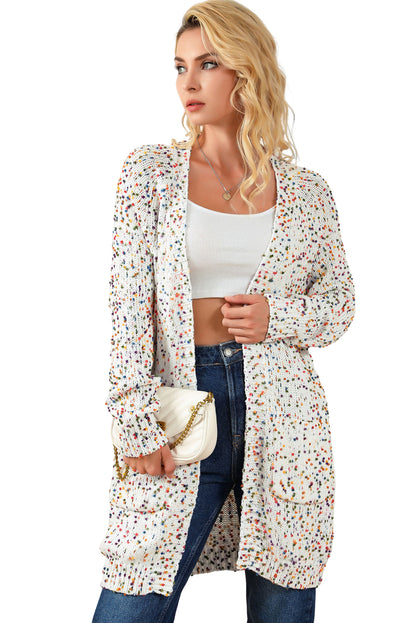 Weiße regenbogen-popcorn-sprenkel strickjacke mit offener vorderseite