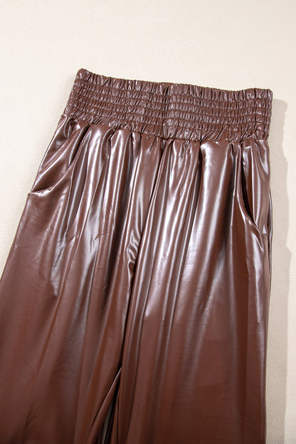 Braune gesmokte leder-skinny-hose mit hoher taille