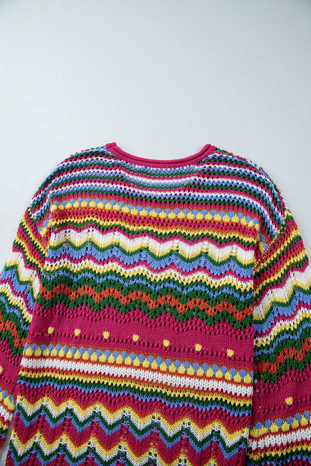 Rosenroter colorblock gestreifter strickpullover mit losen ärmeln