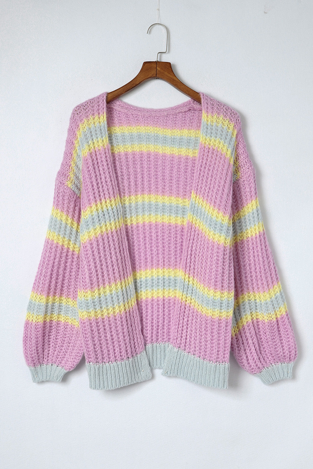 Rosa gestreifte strickjacke mit offener vorderseite und kontraststreifen