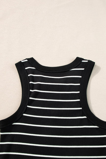 Schwarzes gestreiftes rippenstrick-tank-minikleid