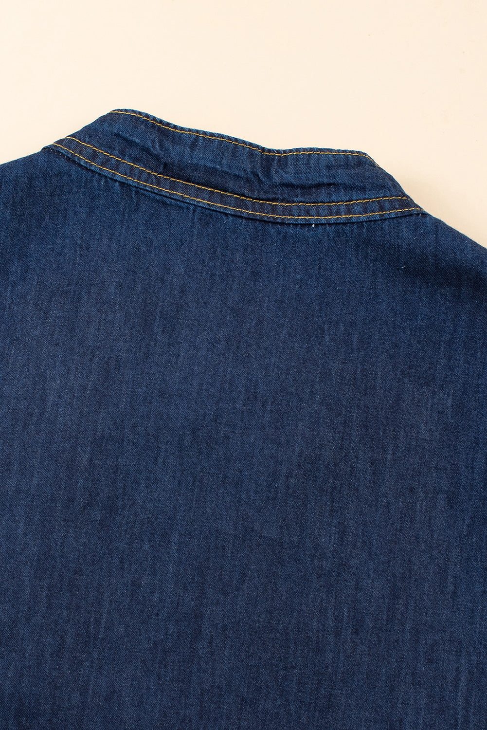 Ärmelloses, gestuftes Maxikleid aus Chambray in echtem Petrol