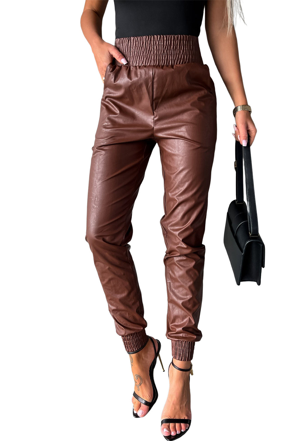 Braune gesmokte leder-skinny-hose mit hoher taille